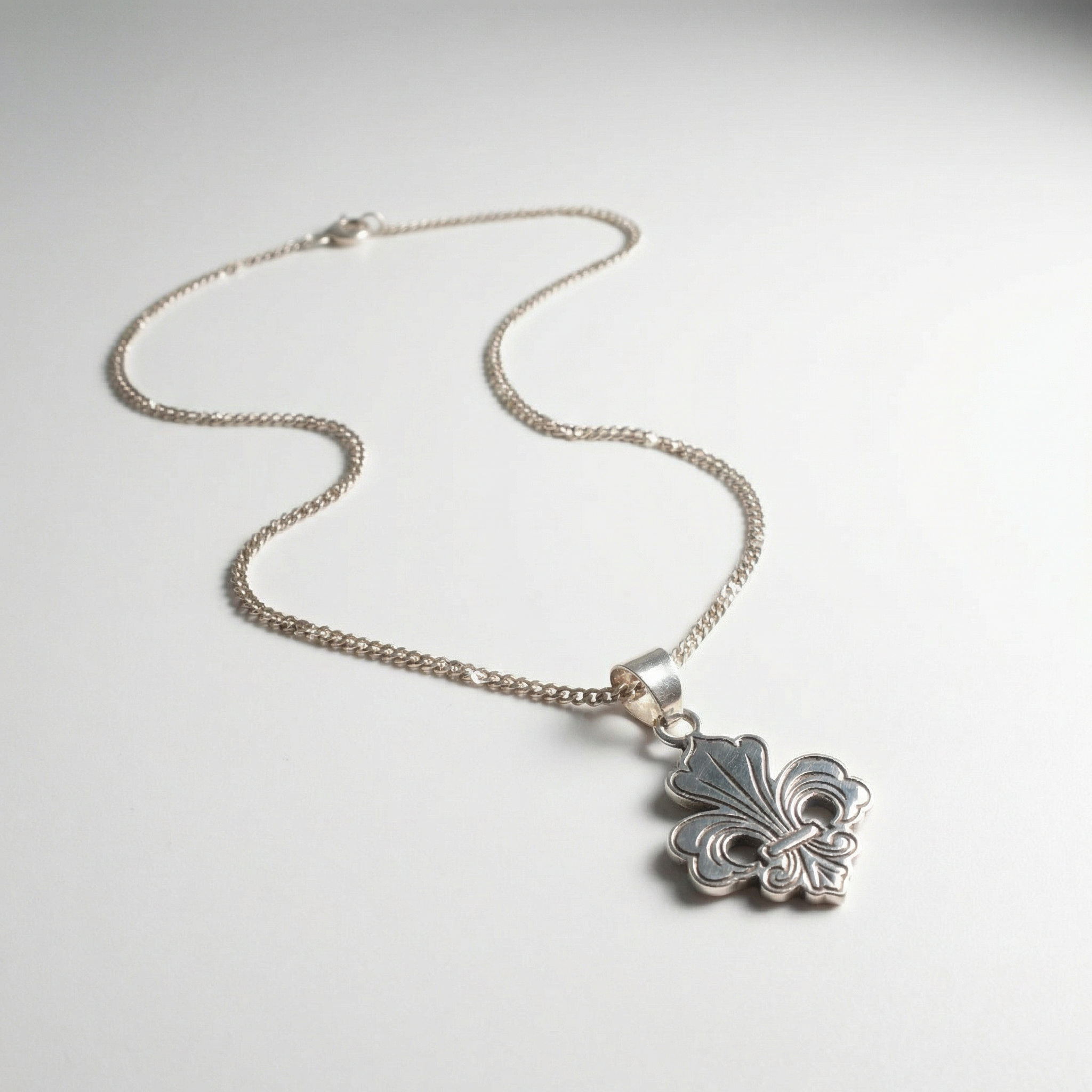 fleur-de-lis Main image